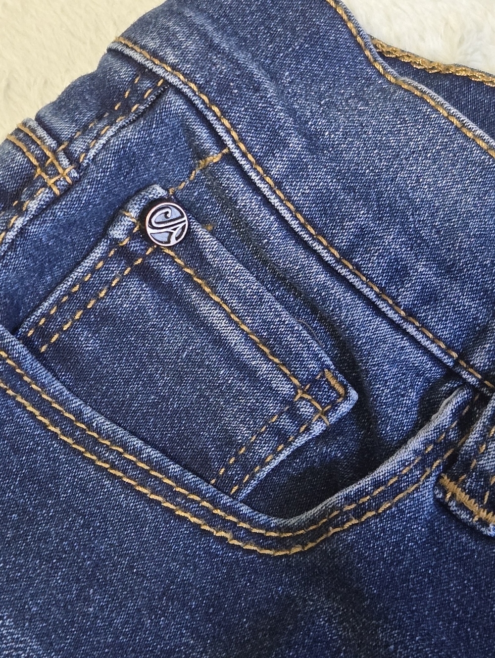 Curve Appeal Bermuda Shorts, High-Rise, Dark Wash, 5-Pocket Design-Size 4/27 - Picture 4 of 13